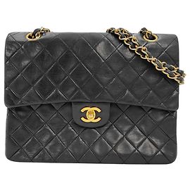 Borsa Chanel Vintage Classic Double Flap in agnello trapuntato Medium Nero