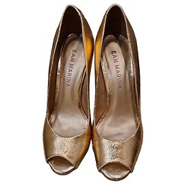 Autre Marque San Marina Gold Leather Open-Toe Pumps Golden