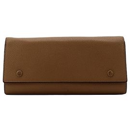 Céline Celine Cartera Bi-fold en piel de becerro granulada taupe Gris pardo