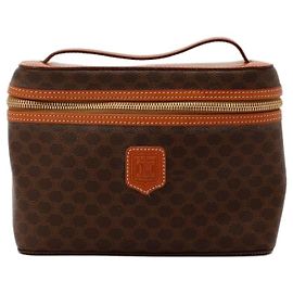 Céline Vanity Case Monogram Marrom Monograma