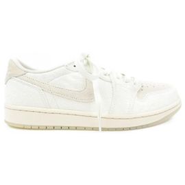 Autre Marque Baskets Nike Jordan Blanc Beige
