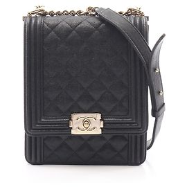Borsa a tracolla Chanel Boy Matelassé in pelle nera Nero