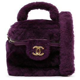 Vanity Case Chanel Purple Small Quilted Shearling Violet