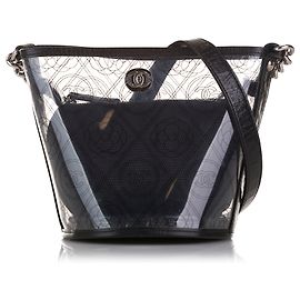 Chanel Bucket em couro de vitelo amassado preto e PVC Camellia Preto