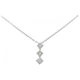 Autre Marque Pt900/Pt850 Three Stone Diamond Necklace Silvery