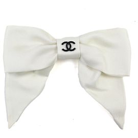 Barrette Chanel COCO Mark Ribbon de seda Accesorio para el cabello Blanco