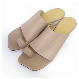 Maison Martin Margiela Mules en cuir Maison Margiela Beige