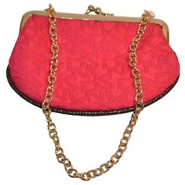 Pochette DKNY em tecido vermelho com logótipo e corrente dourada Vermelho