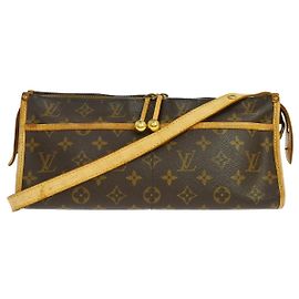 Louis Vuitton Popincourt Monogram Canvas Long Castaño
