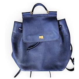 dolce and gabbana convertible backpack with leather handles Womens Shoulder Bag Black Top handle and drawstring fastening Calfskin nappa leather tape shoulder straps Nappa leather lining Item comes with a branded dust bag Measurements Pre-Owned Dolce & Gabbana Bags: