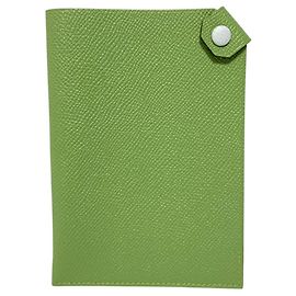 Hermès Hermes Tarmac PM Veau Epsom Passport Case Green