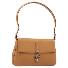Bolsa de Ombro Salvatore Ferragamo Gancini em Couro Marrom Ouro Auth 186271A Marrom Dourado