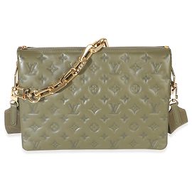 Louis Vuitton Coussin MM em pele de cordeiro com monograma em relevo Olive Verde