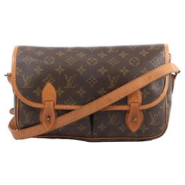 Bolsa Transversal Louis Vuitton Gibecière MM Monogram Canvas Marrom M42247 Marrom