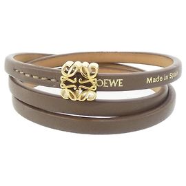 Pulseira Charm Loewe em couro de bezerro cacau Marrom