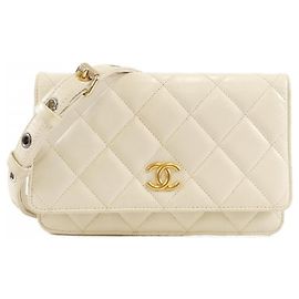 Chanel AP2548 Goatskin Wallet Silvery White Golden