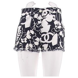 Short Chanel en coton bleu marine taille 36 Bleu Marine