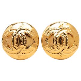Orecchini Chanel Gold CC placcati oro tondi con clip D'oro