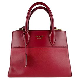 Prada Handtasche aus rotem Leder Rot