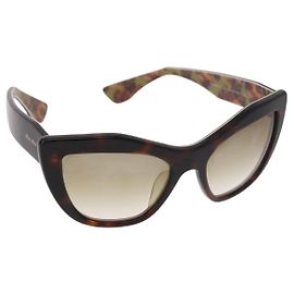 Óculos de sol Miu Miu de plástico Marrom Auth 186352M Marrom