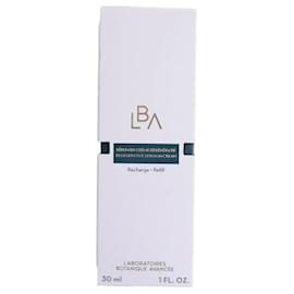 Autre Marque Serum Weiß