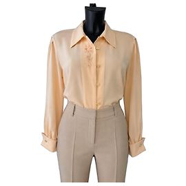 Burberrys Blusa de seda color melocotón bordada Melocotón