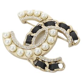 Chanel AB0128 Lederbrosche Schwarz Weiß