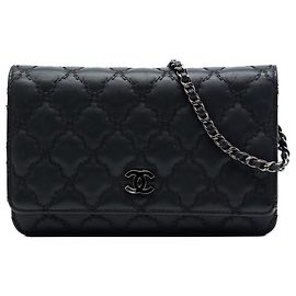 Chanel Black CC gestepptes Kalbsleder Double Stitch Hamptons Wallet On Chain Schwarz