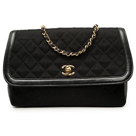 Chanel Black CC Matelassê de Jersey e acabamento em pele de cordeiro Single Flap Preto