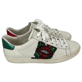 Gucci Ace Baskets en cuir avec application lèvres Blanc Rouge Vert Métallisé