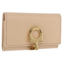 Salvatore Ferragamo Gancini Key Case Leather Ivory Gold Auth 186241A Golden Cream