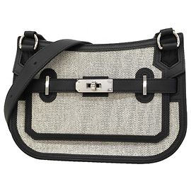 Hermès Bolsa de ombro Hermes Jypsiere Mini Preto