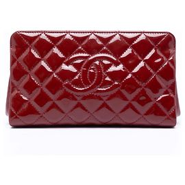 Chanel Red CC Quilted Patent Timeless Clutch Rot Bordeaux