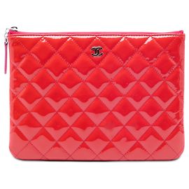 Chanel Red Small Quilted Patent O Case Clutch Rot