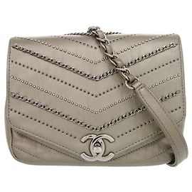 Bolsa de ombro em couro Chanel Chevron Coco Mark Marrom