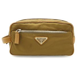 Prada Re-Nylon Clutch mit Triangle-Logo Braun