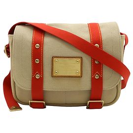 Louis Vuitton Beige Antigua Besace PM Outro