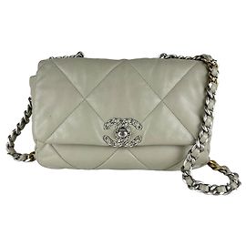 Bolsa de ombro em couro cinza Chanel Marrom