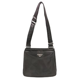 Bolsa de ombro Prada Re-Nylon com placa de logotipo Triangle em couro Saffiano Preto