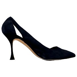 Manolo Blahnik Cut Out Pointed Toe Stiletto in Navy Blue Suede Navy blue