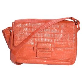 Borsa a tracolla Nancy Gonzalez in pelle di coccodrillo rosso corallo Corallo