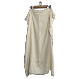 Echarpe de cashmere Chanel com marca Coco e pérolas Branco Cru