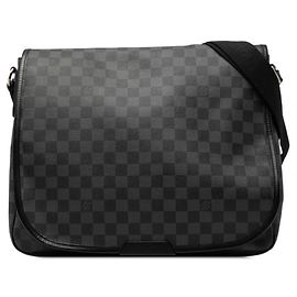 Borsa a tracolla Louis Vuitton Damier Graphite Daniel MM Nero