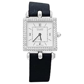 Van Cleef & Arpels Watch, "Classique Arpels" in white gold, diamonds. Other