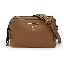 Bolsa tiracolo Prada em couro Saffiano Marrom