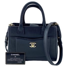 Borsa Chanel Neo Executive in nero Nero