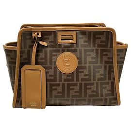 Capa para bolsa FENDI Peekaboo Defender Marrom