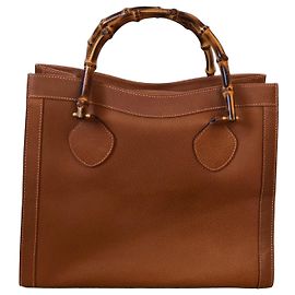 Bolsa Tote Gucci Diana com alça de bambu Marrom