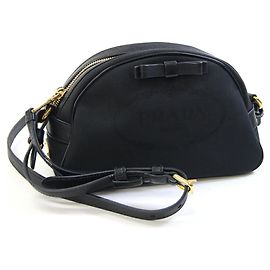 Bolsa de ombro Prada em lona preta e couro Preto