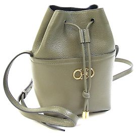 Bolsa de ombro em couro oliva Salvatore Ferragamo Verde oliva